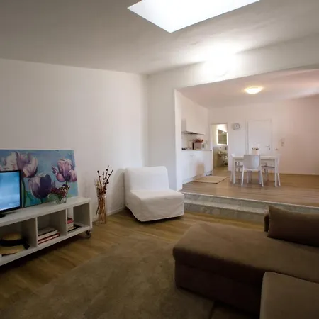 Scudaniglio Apartment *